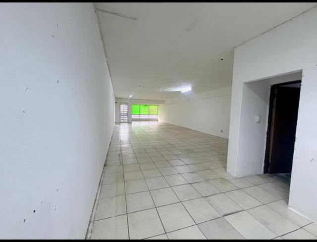 BUSINESS PROPERTY TO RENT IN LAUDIUM